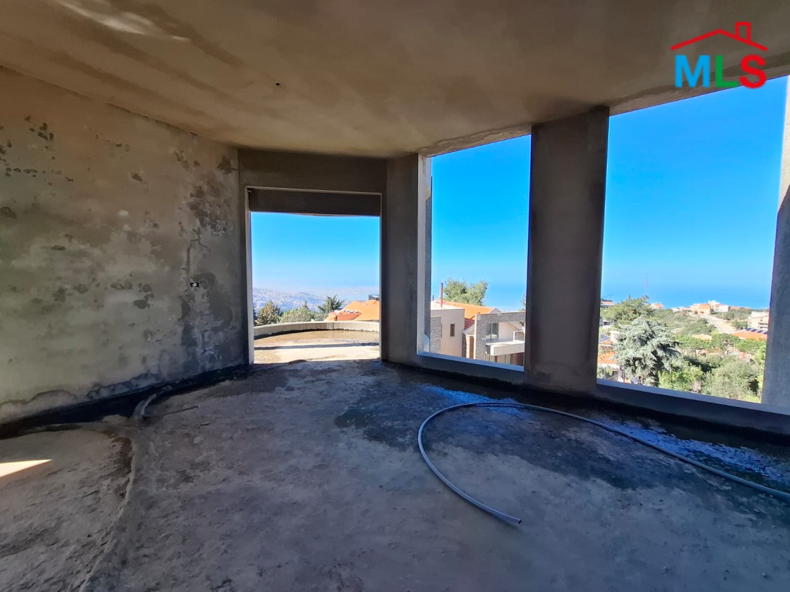 Under-Construction Building For Sale in Ballouneh