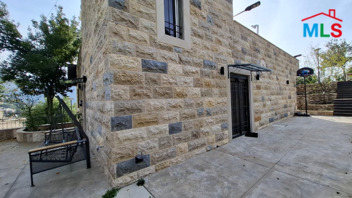 A Beautiful House With Land For Sale in Ehmej, Jbeil