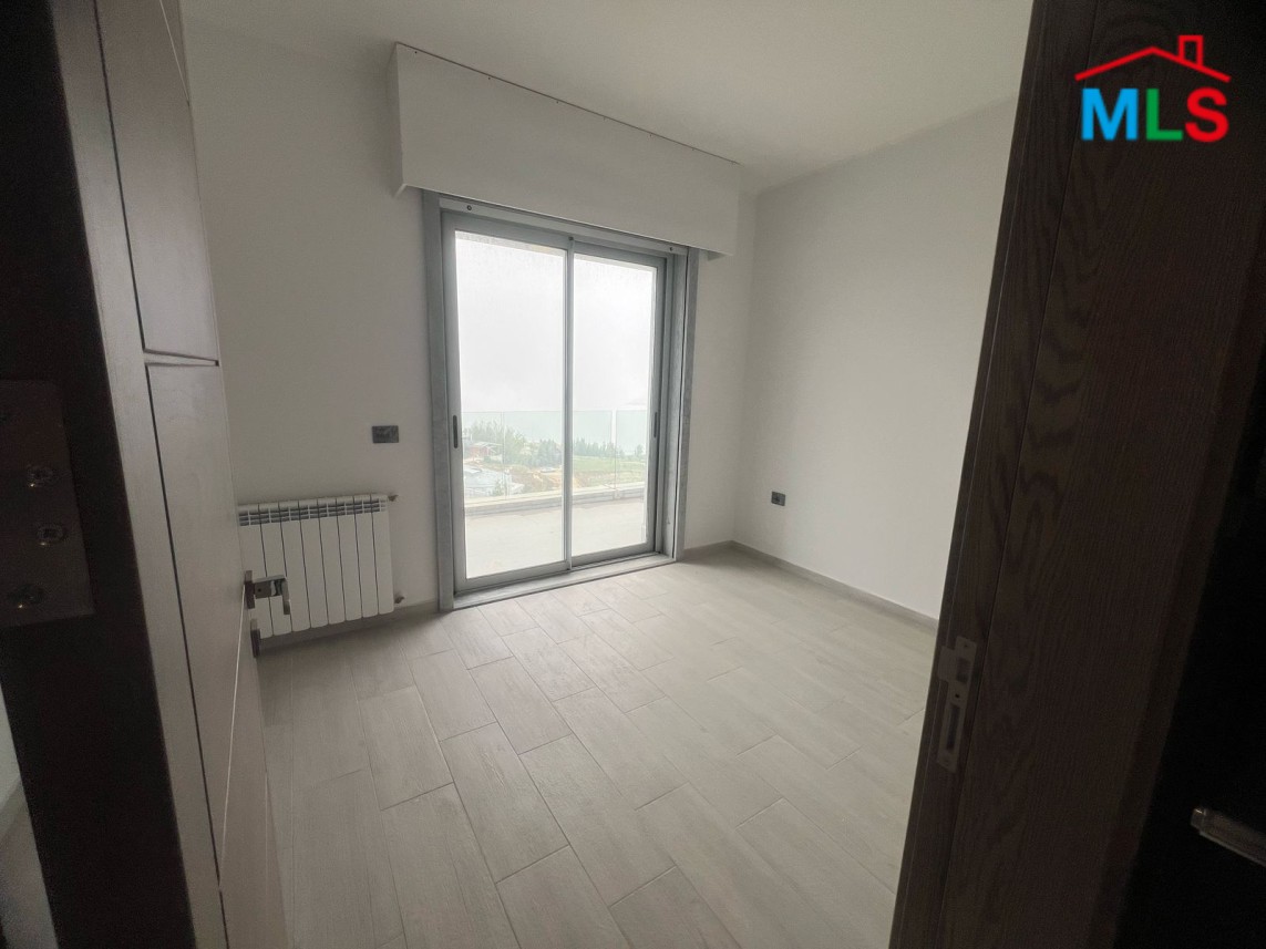 Luxurious Villa For Sale in Fakra Club