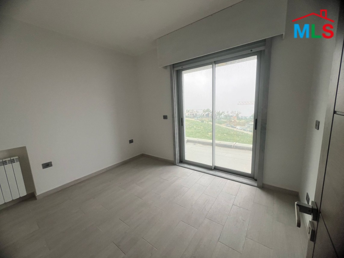 Luxurious Villa For Sale in Fakra Club