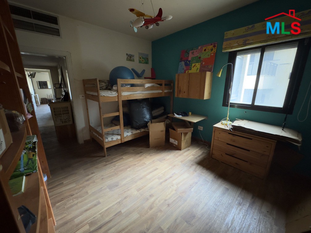 4-Bedroom Apartment For Sale in Hazmieh, Mar Takla