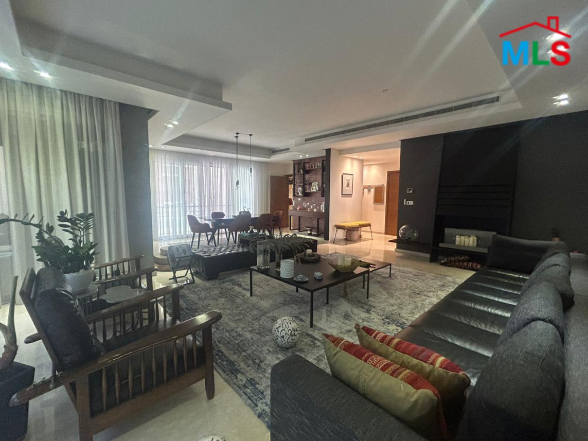 Elegant Apartment For Sale in Clemenceau, Ras Beirut