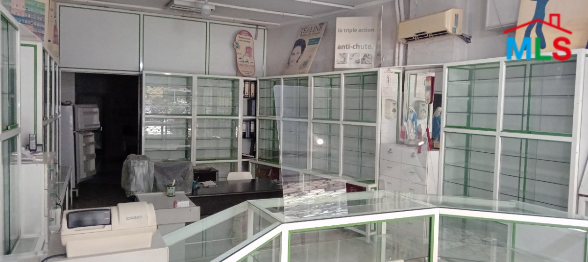 Pharmacy & Warehouse For Sale in Furn El Chebbak