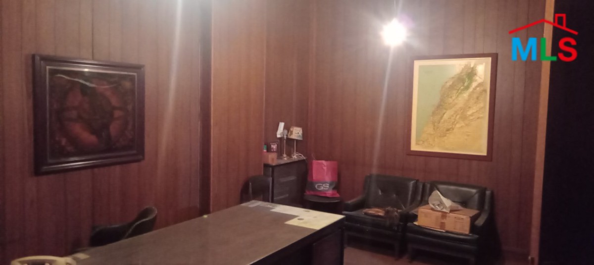 Pharmacy & Warehouse For Sale in Furn El Chebbak