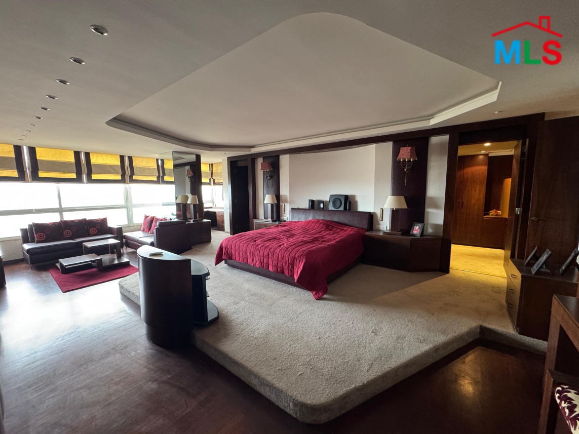 High-End 3 Bedroom Apartment For Sale in Koraytem