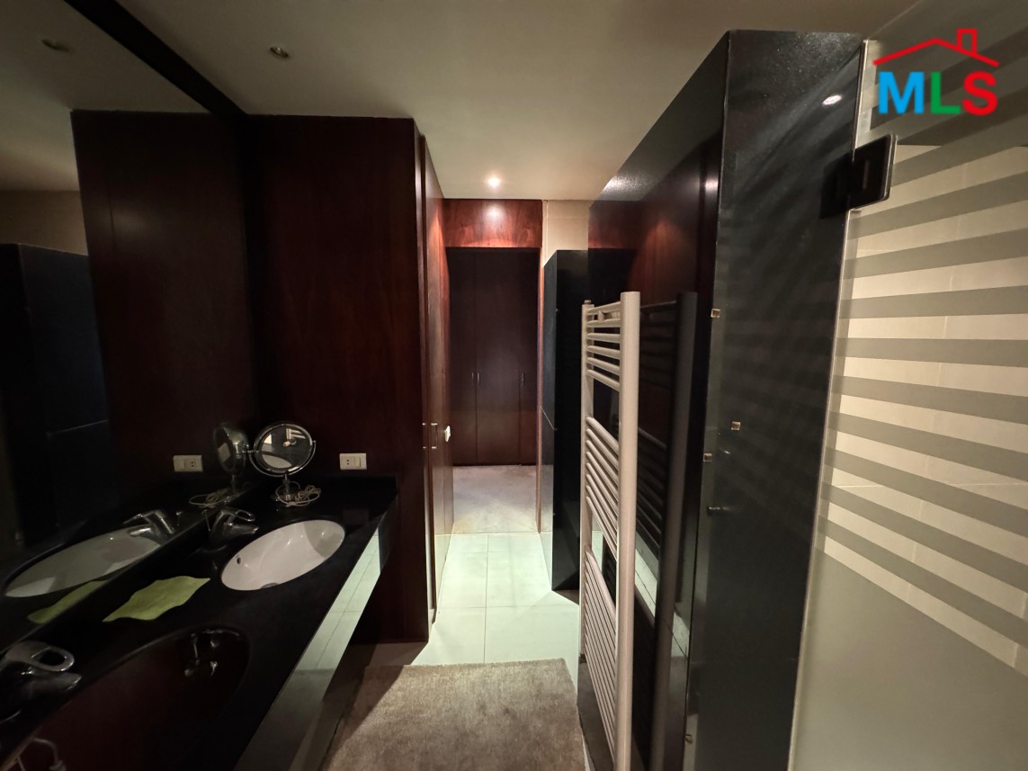 High-End 3 Bedroom Apartment For Sale in Koraytem