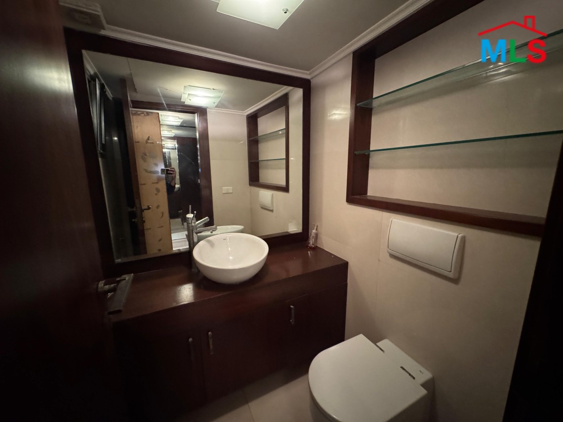 High-End 3 Bedroom Apartment For Sale in Koraytem