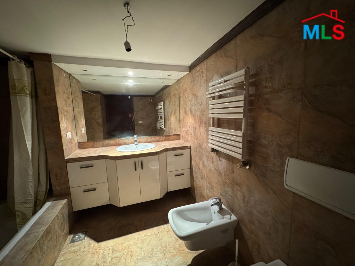 High-End 3 Bedroom Apartment For Sale in Koraytem