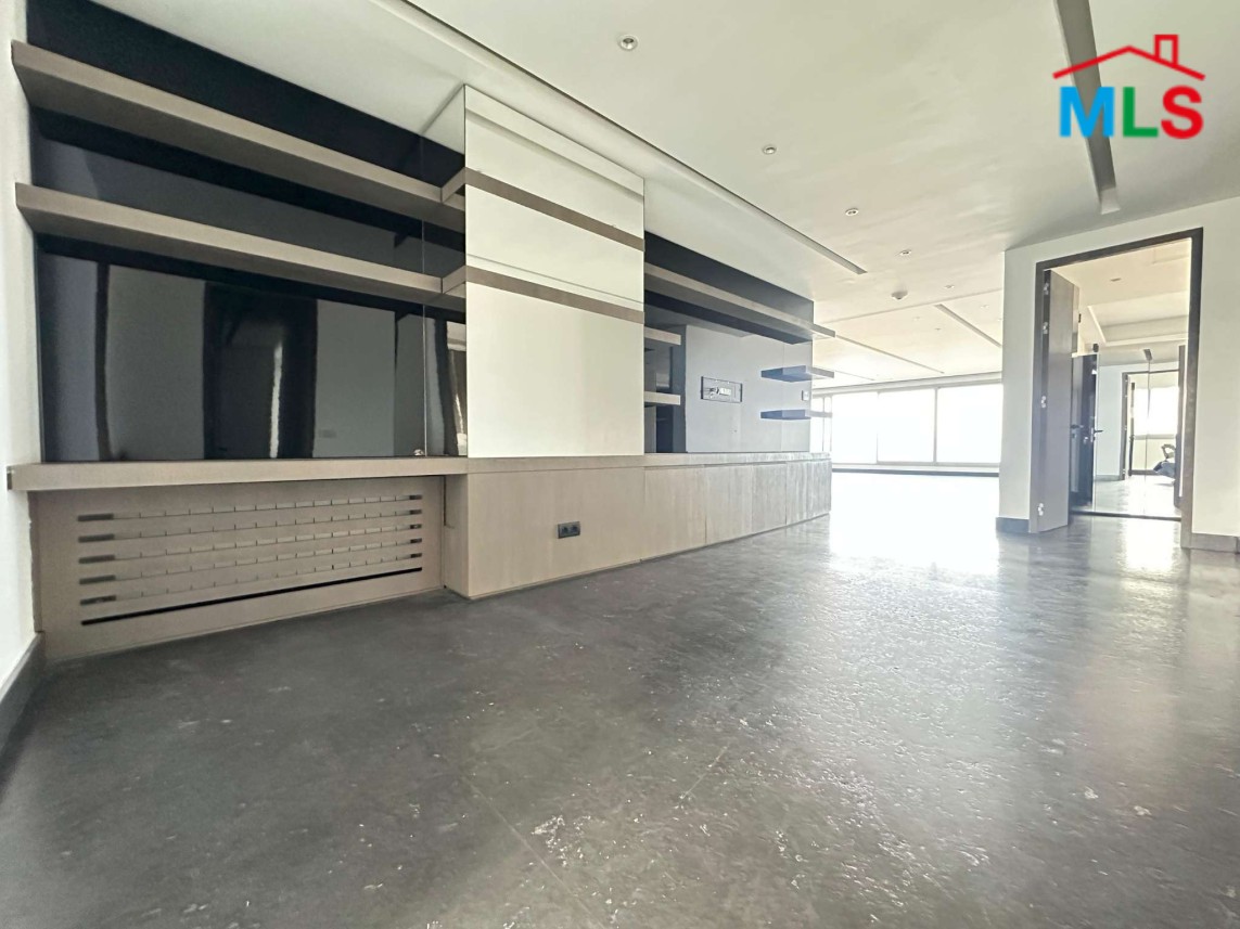 High-End Apartment with Sea View For Sale in Clemenceau, Ras Beirut