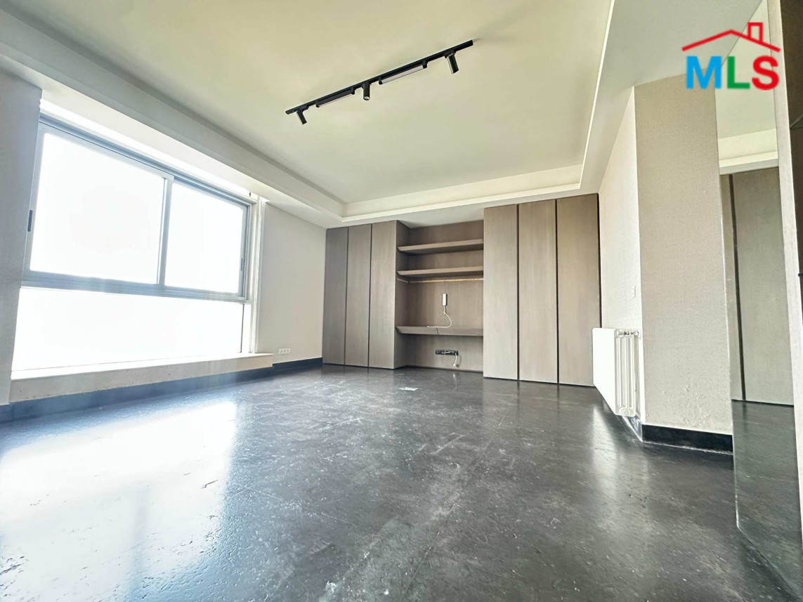 High-End Apartment with Sea View For Sale in Clemenceau, Ras Beirut