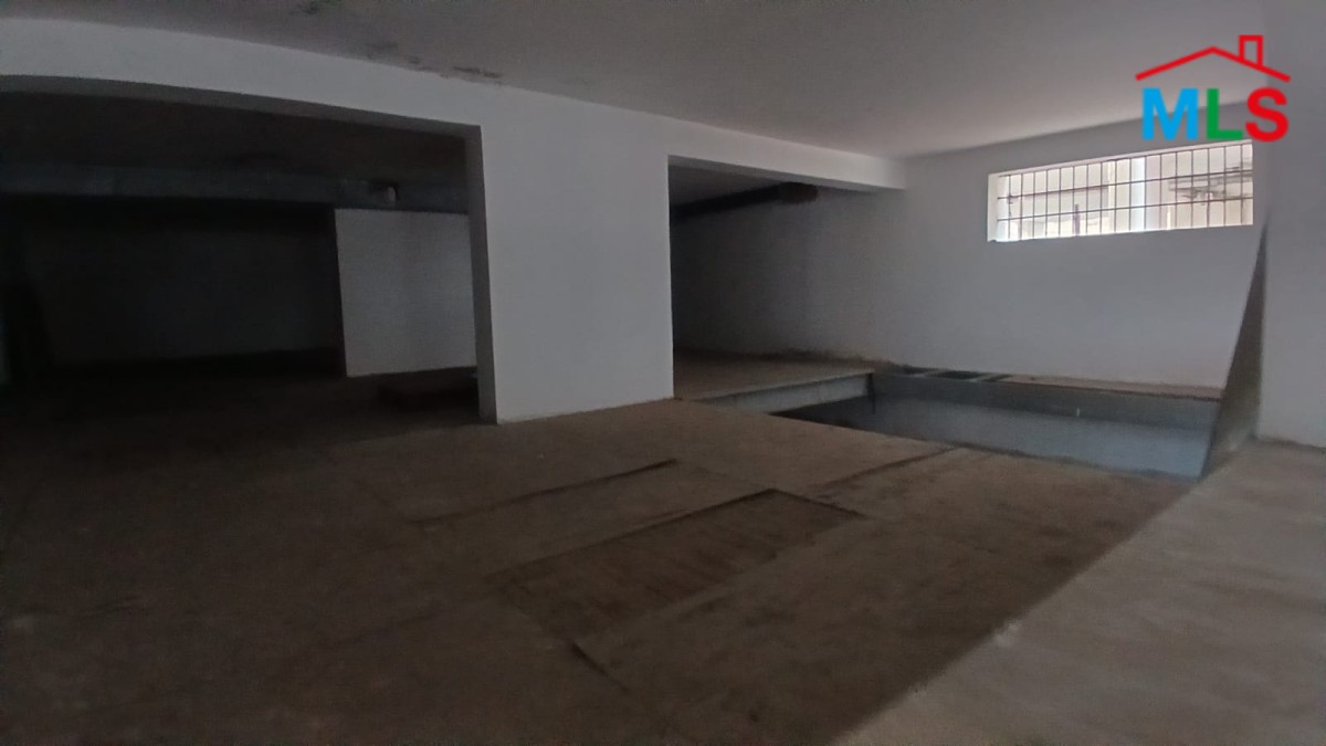 Shop & Warehouse For Sale in Dekweneh