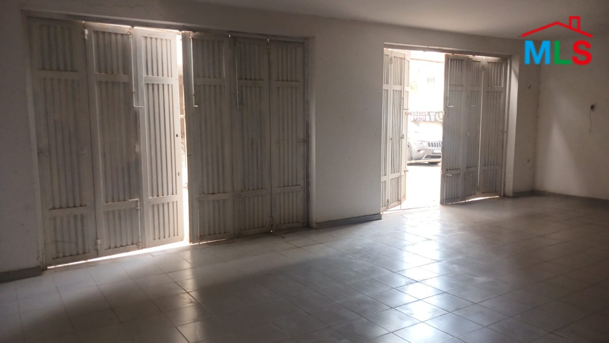 Shop & Warehouse For Sale in Dekweneh