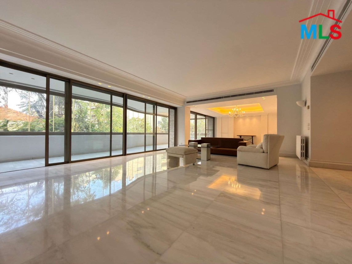 Elegant 4-Bedroom Apartment For Sale in Select area of Achrafieh, Carré D'or