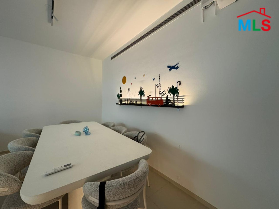 Fully Decorated Apartment For Sale in Ain Mreisseh