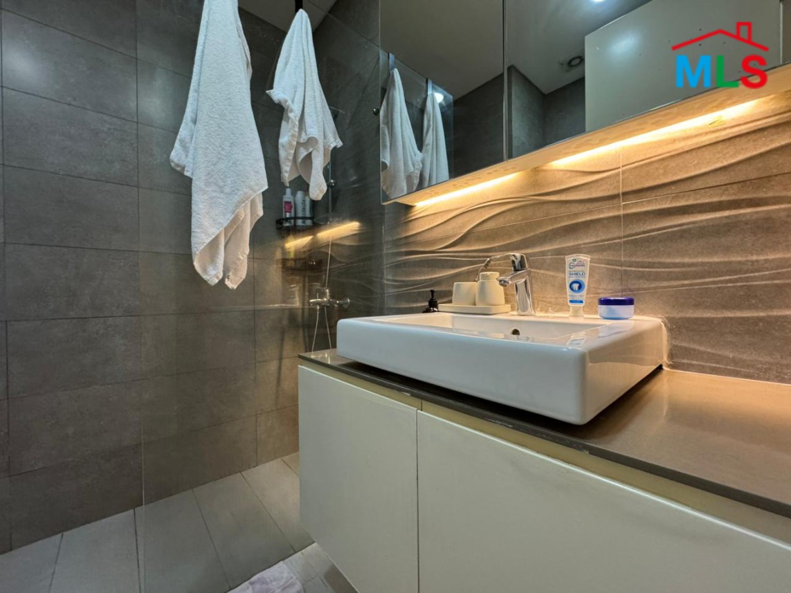 Fully Decorated Apartment For Sale in Ain Mreisseh