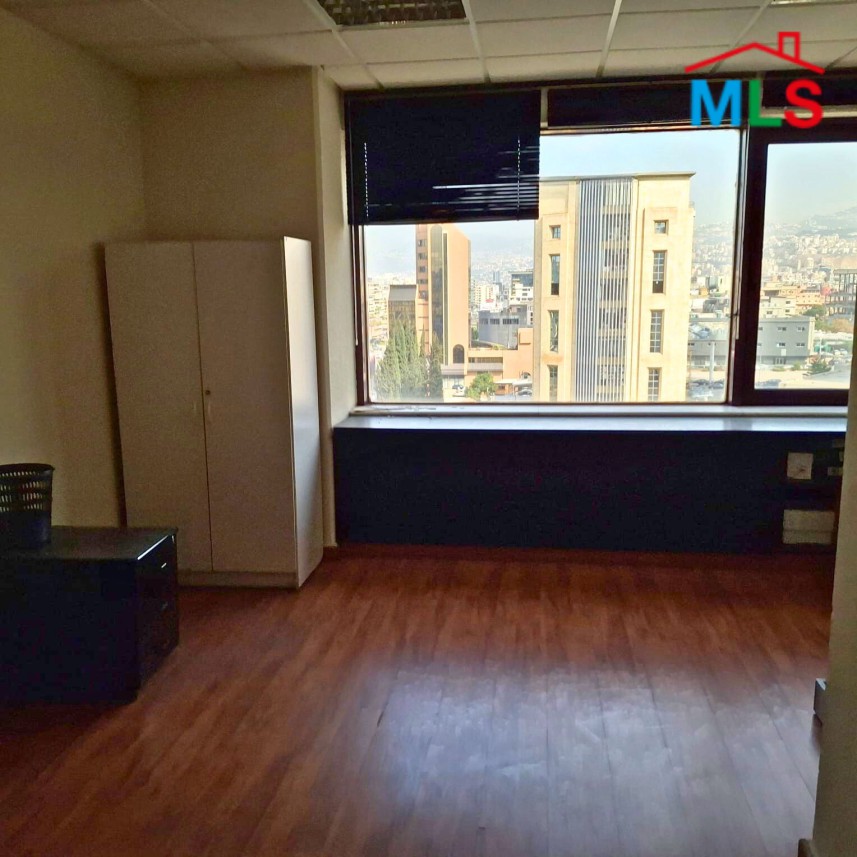 130 SQM Office For Sale in a Commercial Center in Dekweneh