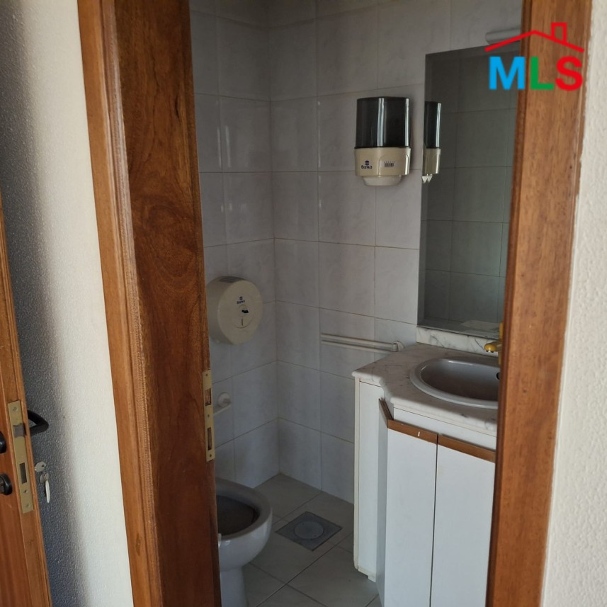 130 SQM Office For Sale in a Commercial Center in Dekweneh