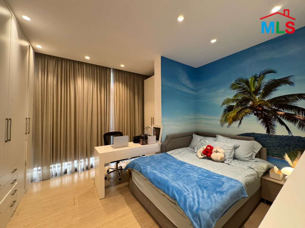 Fully Furnished Decorated High-End Apartment For Sale in Mansourieh