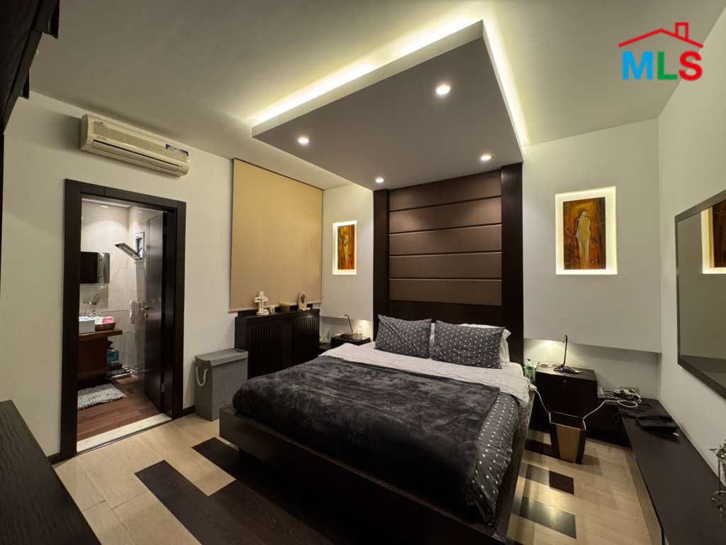 Fully Furnished Decorated High-End Apartment For Sale in Mansourieh
