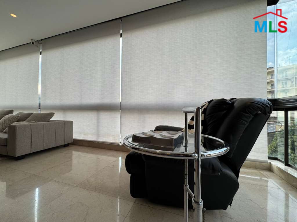 Fully Furnished Decorated High-End Apartment For Sale in Mansourieh