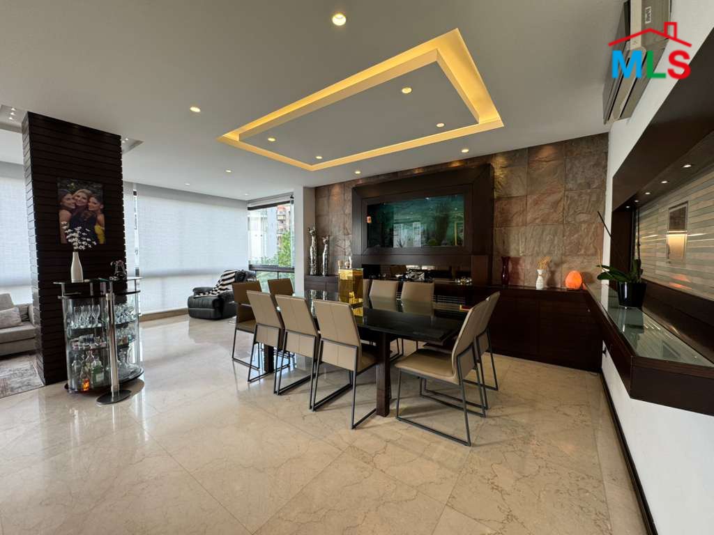 Fully Furnished Decorated High-End Apartment For Sale in Mansourieh