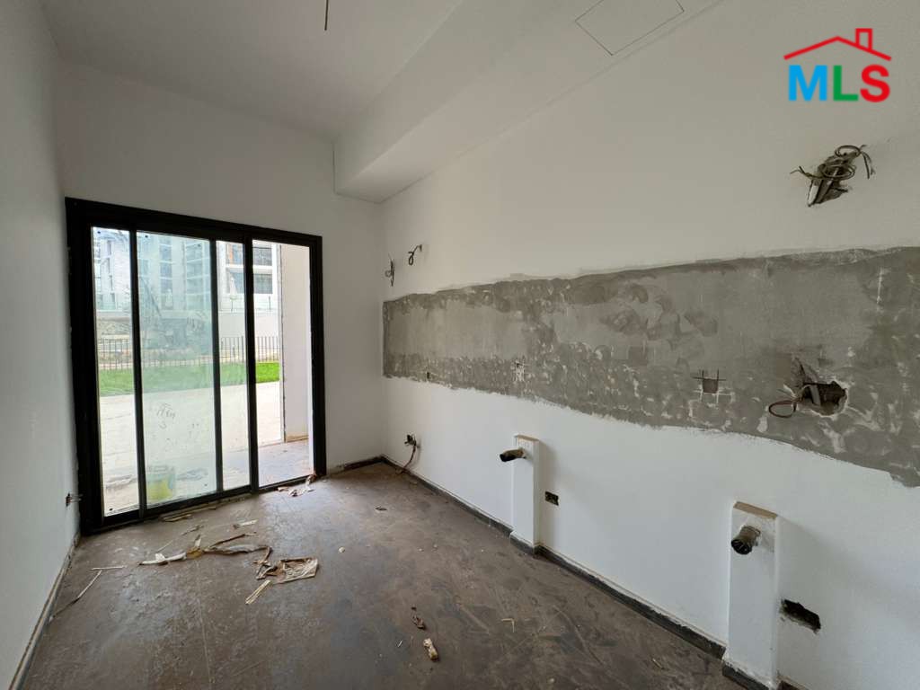 Brand New Apartment With Garden For Sale in Beit Meri