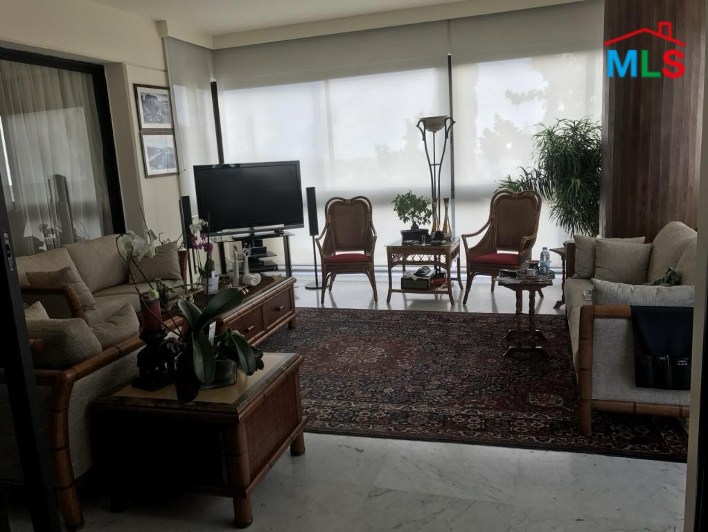 Spacious & High-End 4 Bedroom Apartment For Sale in Hazmieh