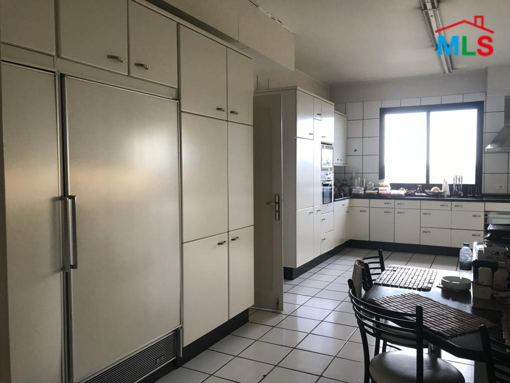 Spacious & High-End 4 Bedroom Apartment For Sale in Hazmieh