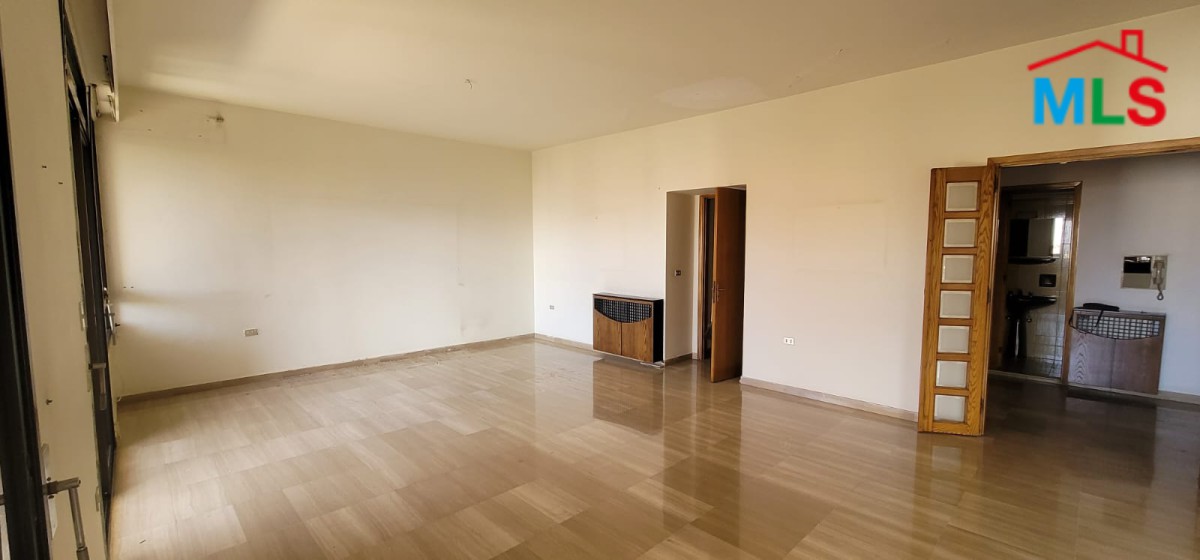 Spacious Apartment For Sale in Ballouneh