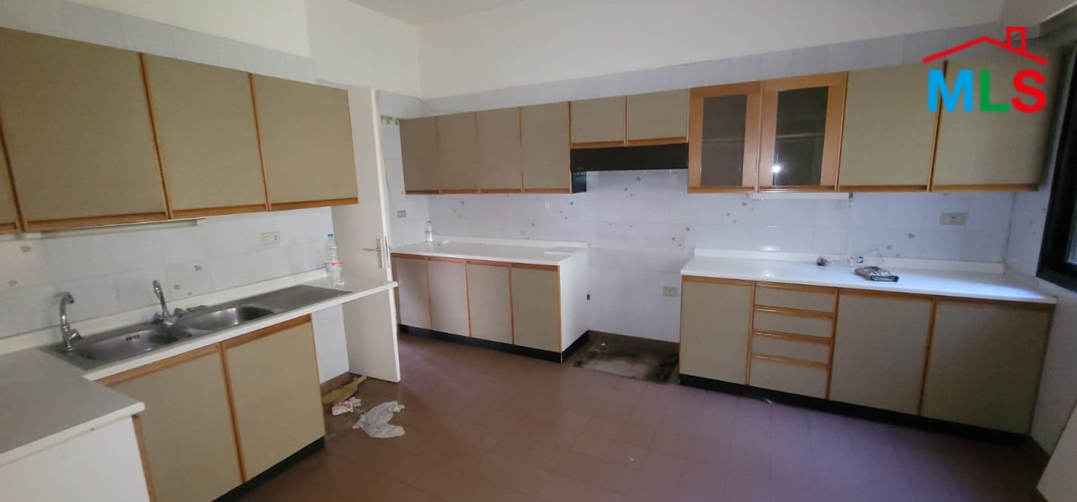 Spacious Apartment For Sale in Ballouneh
