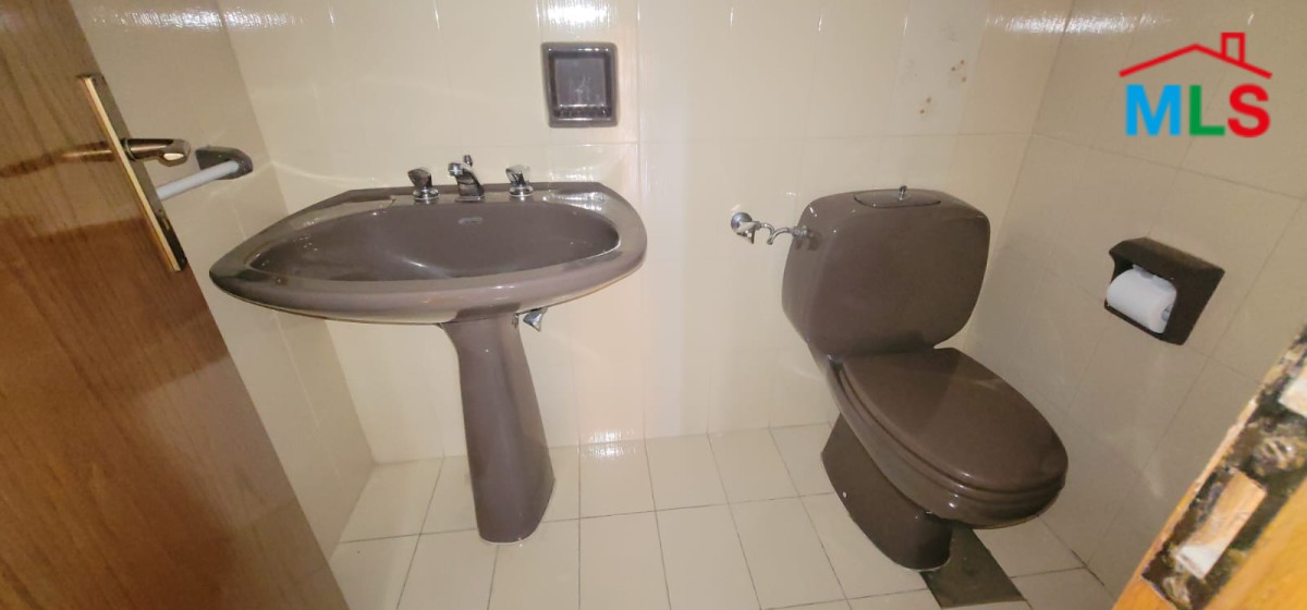 Spacious Apartment For Sale in Ballouneh