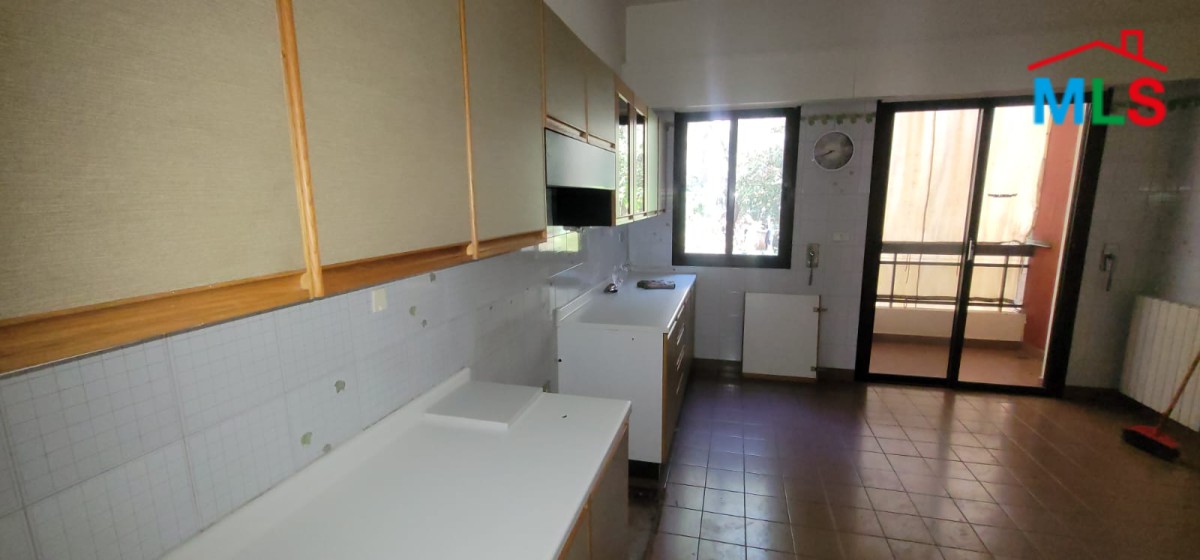 Spacious Apartment For Sale in Ballouneh