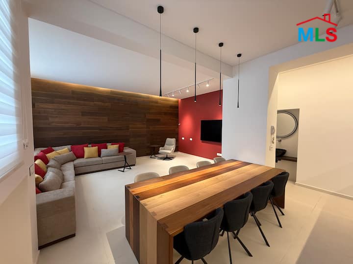 Modern & Fully Renovated Apartment For Sale in Achrafieh, Rmeil