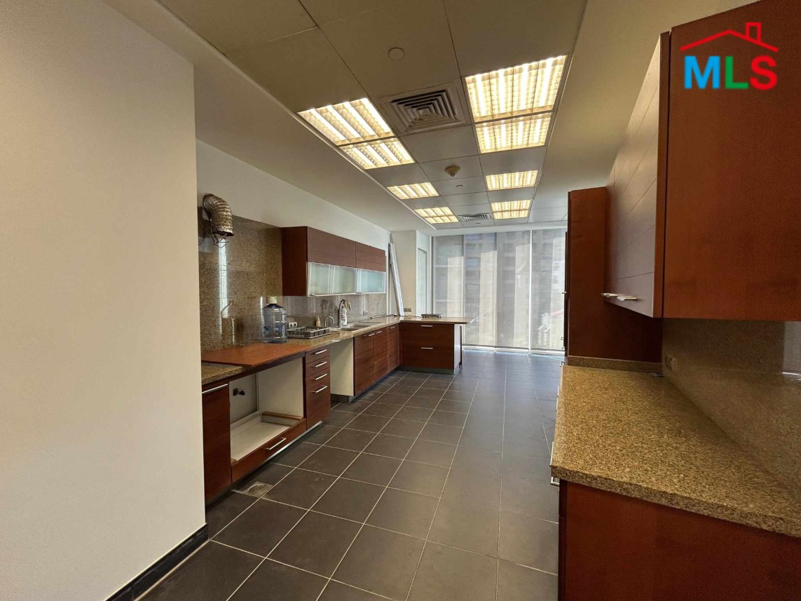 High-End! Luxurious Apartment with Panoramic Sea View For Sale in Down Town