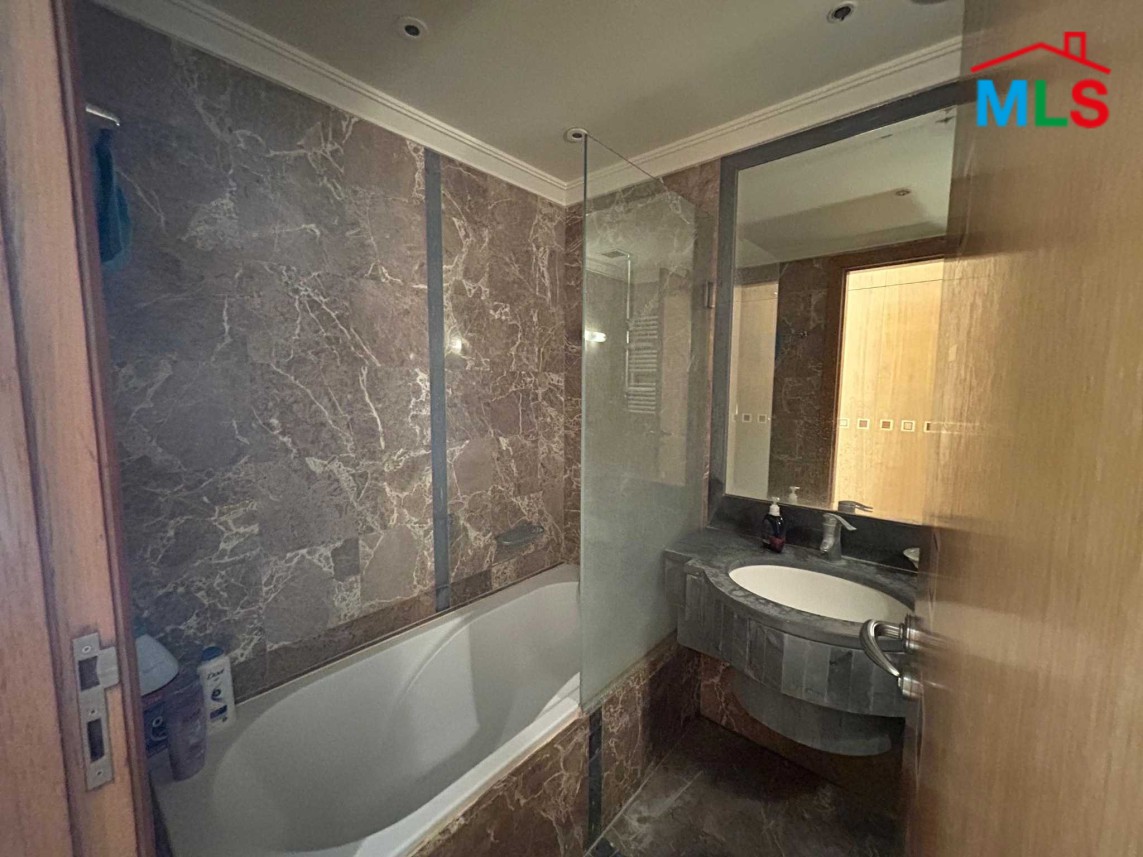 High-End! Luxurious Apartment with Panoramic Sea View For Sale in Down Town