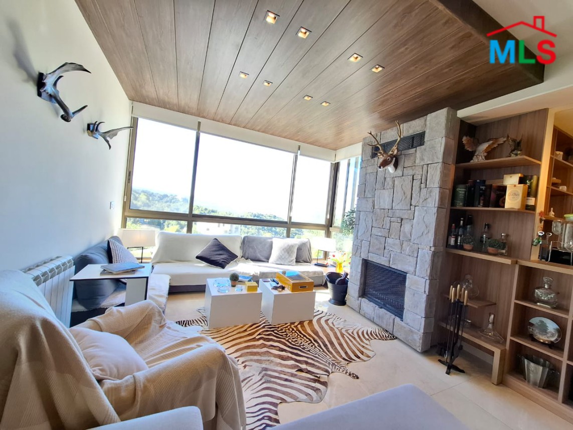 Luxurious Modern Fully Furnished Apartment For Sale in Rayfoun