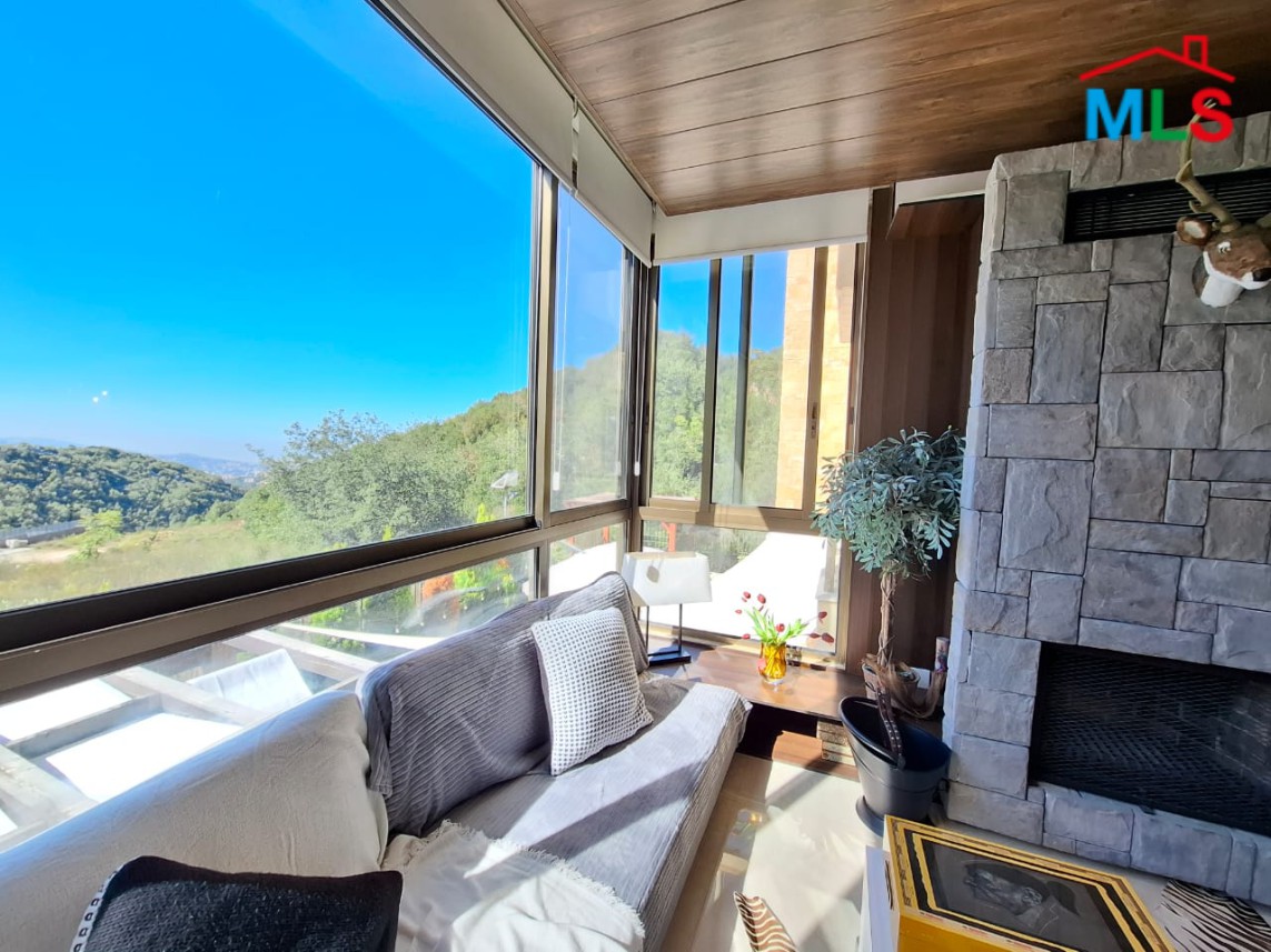 Luxurious Modern Fully Furnished Apartment For Sale in Rayfoun