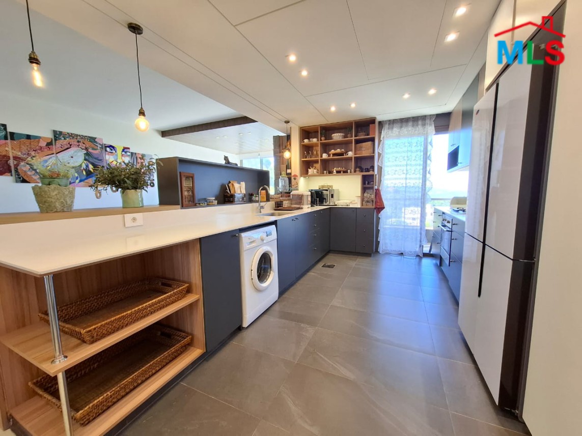 Luxurious Modern Fully Furnished Apartment For Sale in Rayfoun