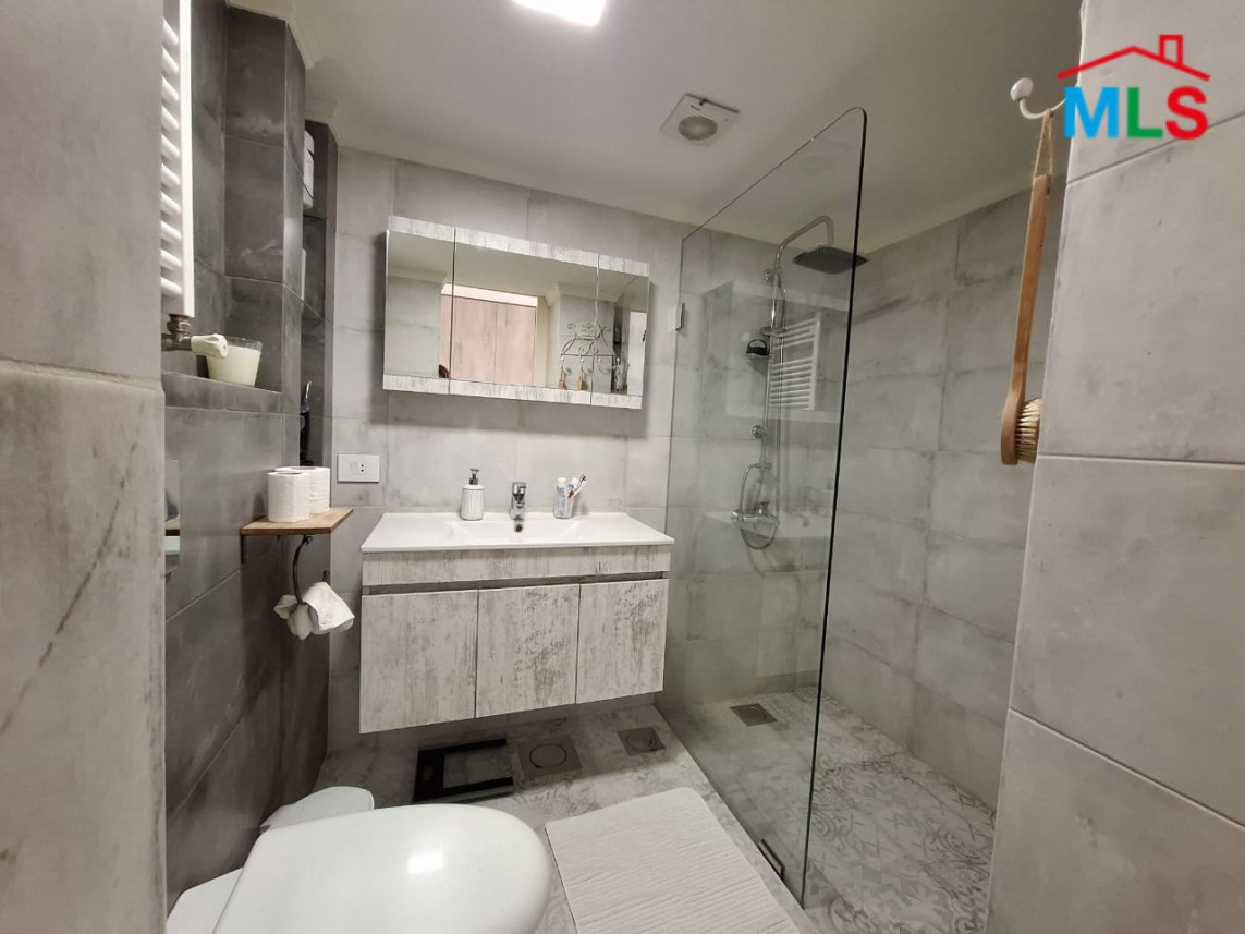 Luxurious Modern Fully Furnished Apartment For Sale in Rayfoun