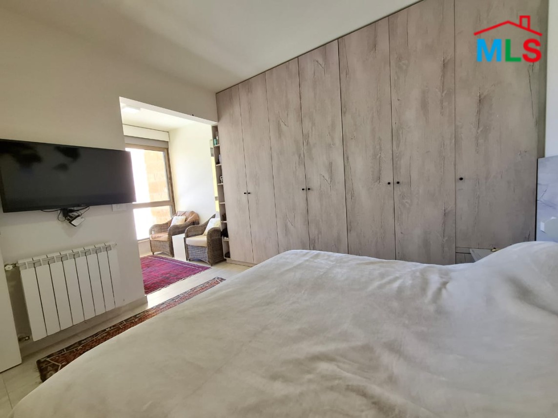 Luxurious Modern Fully Furnished Apartment For Sale in Rayfoun