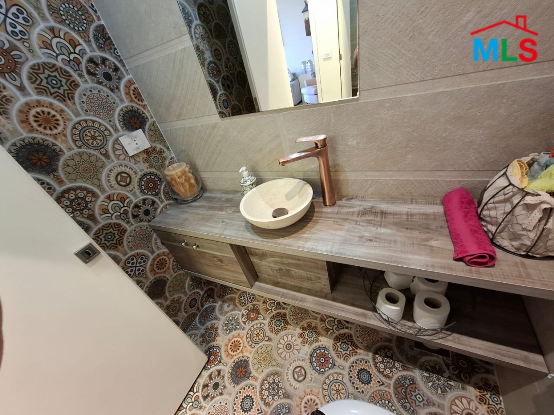 Luxurious Modern Fully Furnished Apartment For Sale in Rayfoun