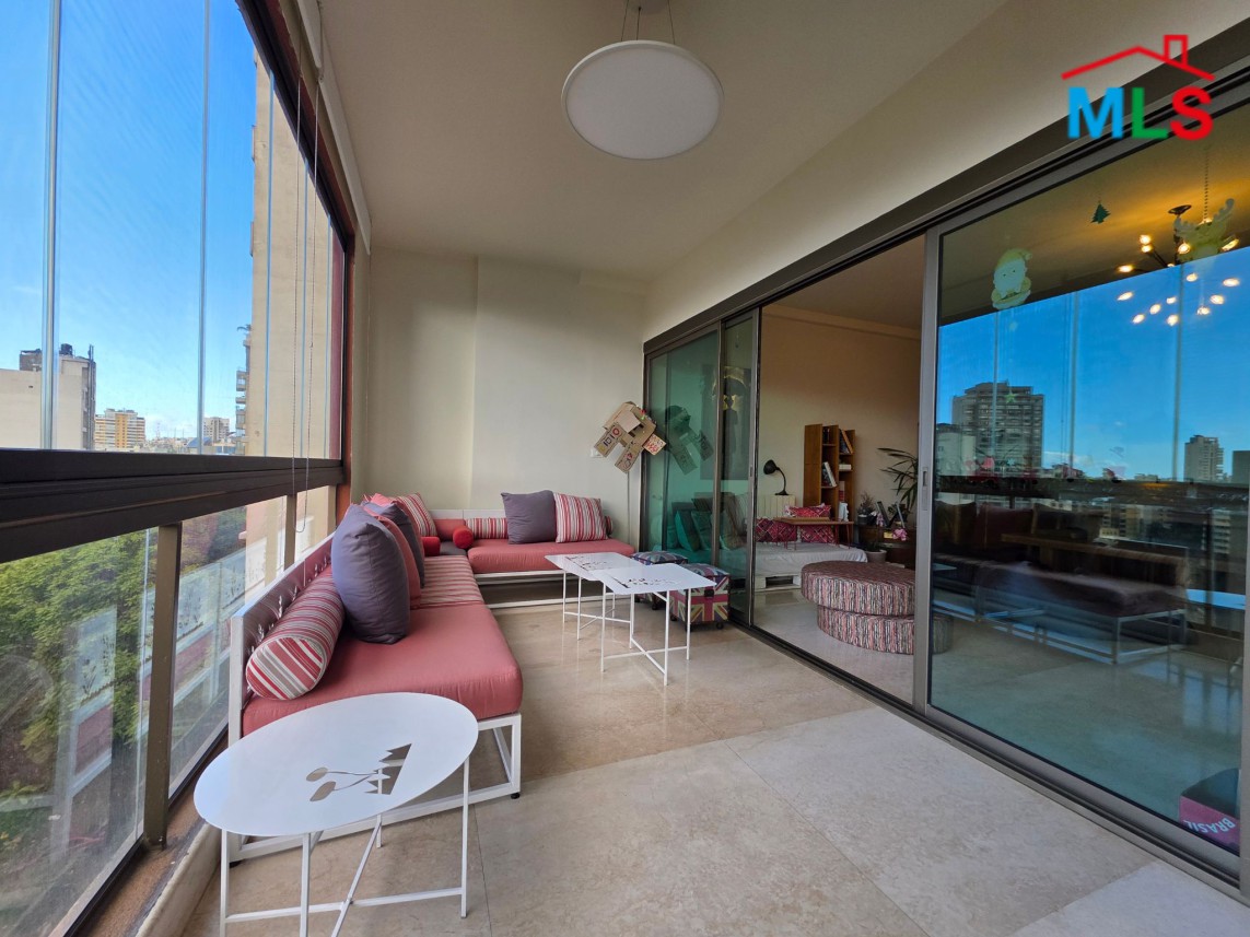 Bright 3-Bedroom Apartment with City View For Sale in Achrafieh, Rizk