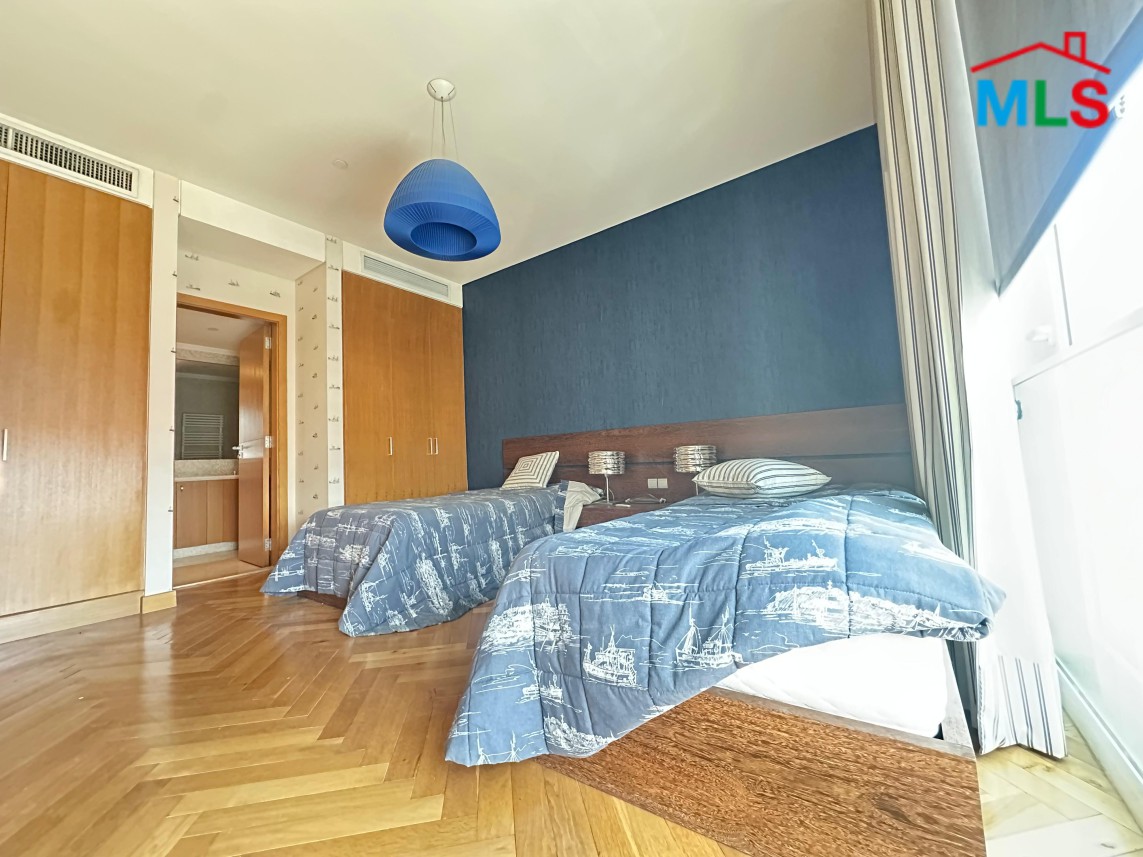 Beautiful 3-Bedroom Apartment For Sale in Down Town