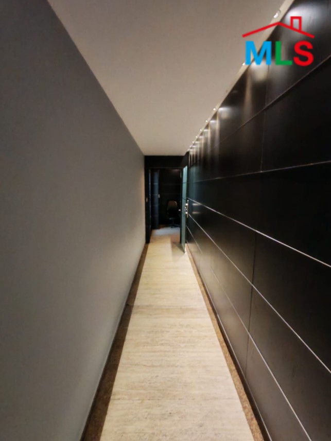Spacious Office For Sale In Prime Location in Achrafieh, Sassine