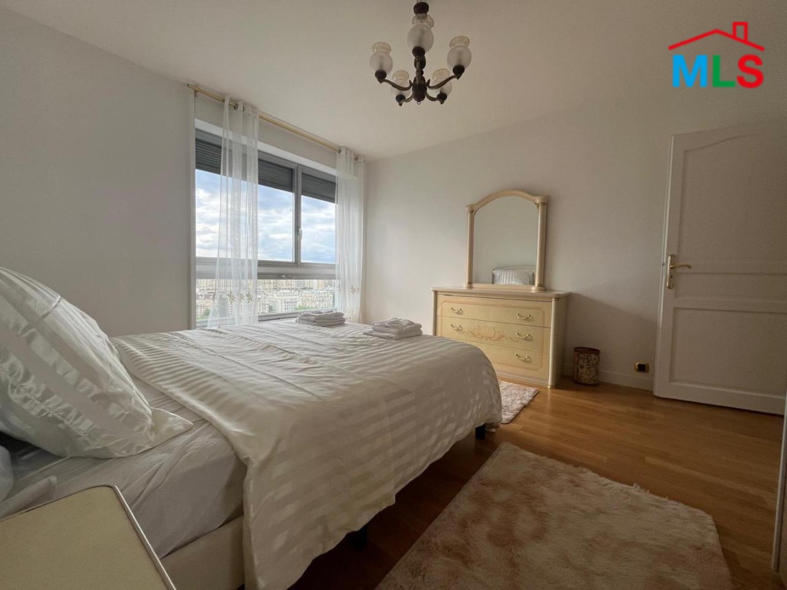 3-Bedroom Apartment with Amazing View For Sale in Paris 15ème, France