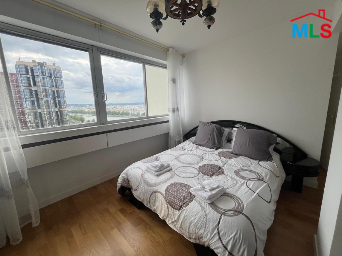 3-Bedroom Apartment with Amazing View For Sale in Paris 15ème, France