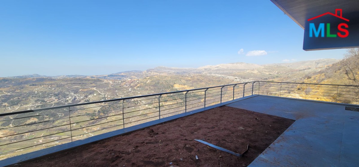Duplex Luxurious Chalet With Garden For Sale In Fakra Club