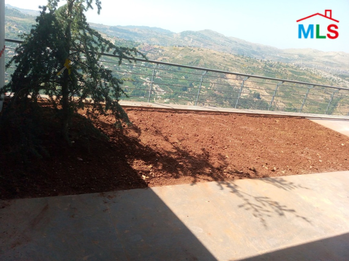 Duplex Luxurious Chalet With Garden For Sale In Fakra Club