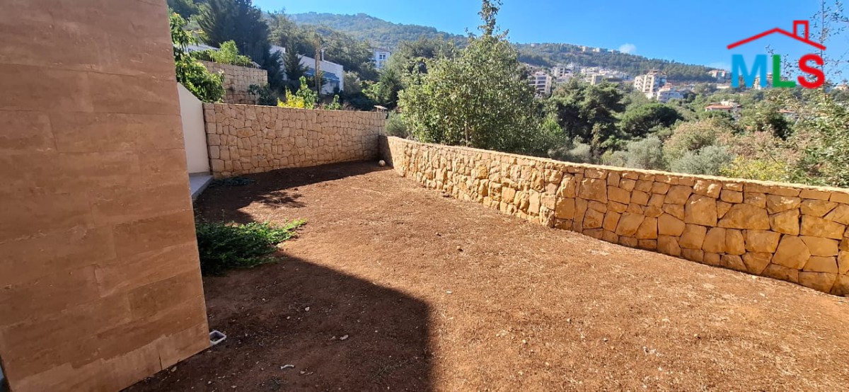 Apartment in Gated Community with Terrace & Garden For Sale in Ain Alak