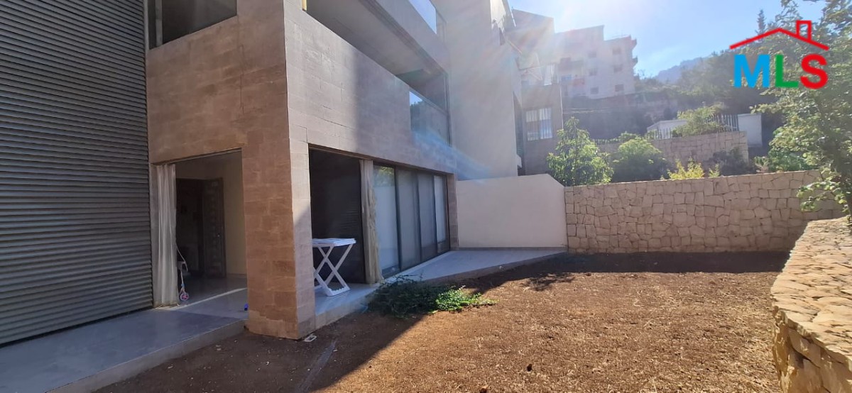 Apartment in Gated Community with Terrace & Garden For Sale in Ain Alak